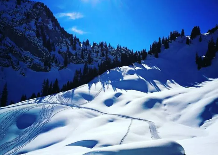 בית נופש Idyllic Farm With Scenic Views And Concierge By Swisshut